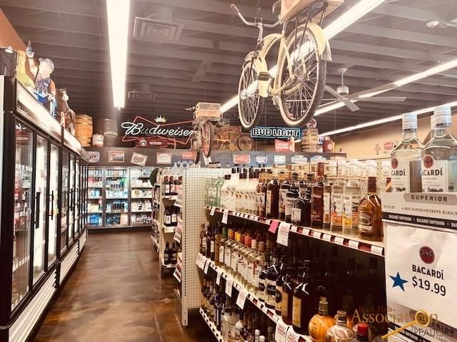 The Pit Stop: 8034 Stagestop Rd, Summerset, SD 57718